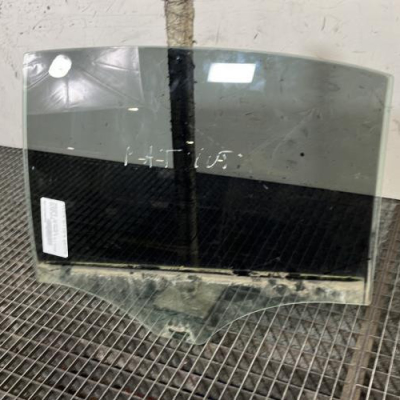 Vitre arriere gauche MERCEDES CLASSE A 176 Photo n°3