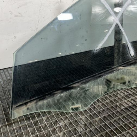 Vitre avant gauche MERCEDES CLASSE A 176