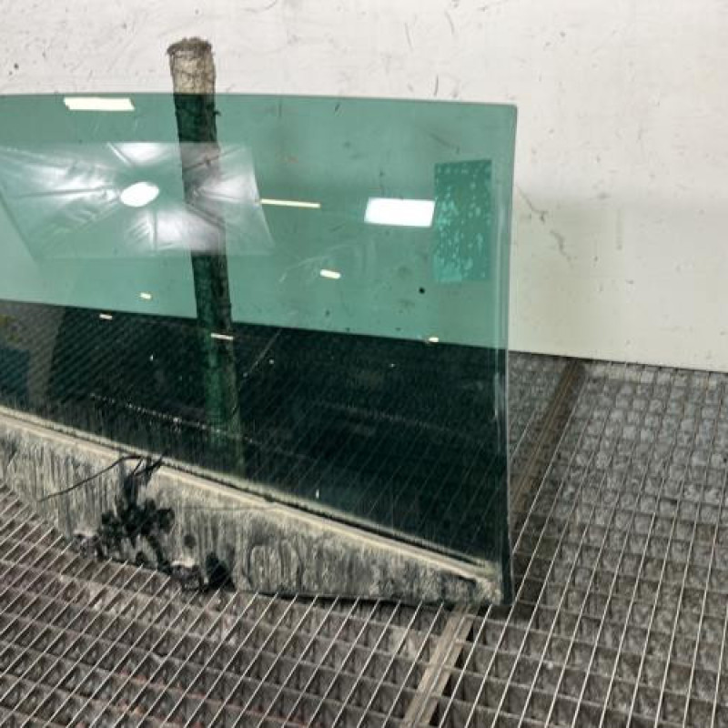 Vitre arriere droit CITROEN DS5 Photo n°2