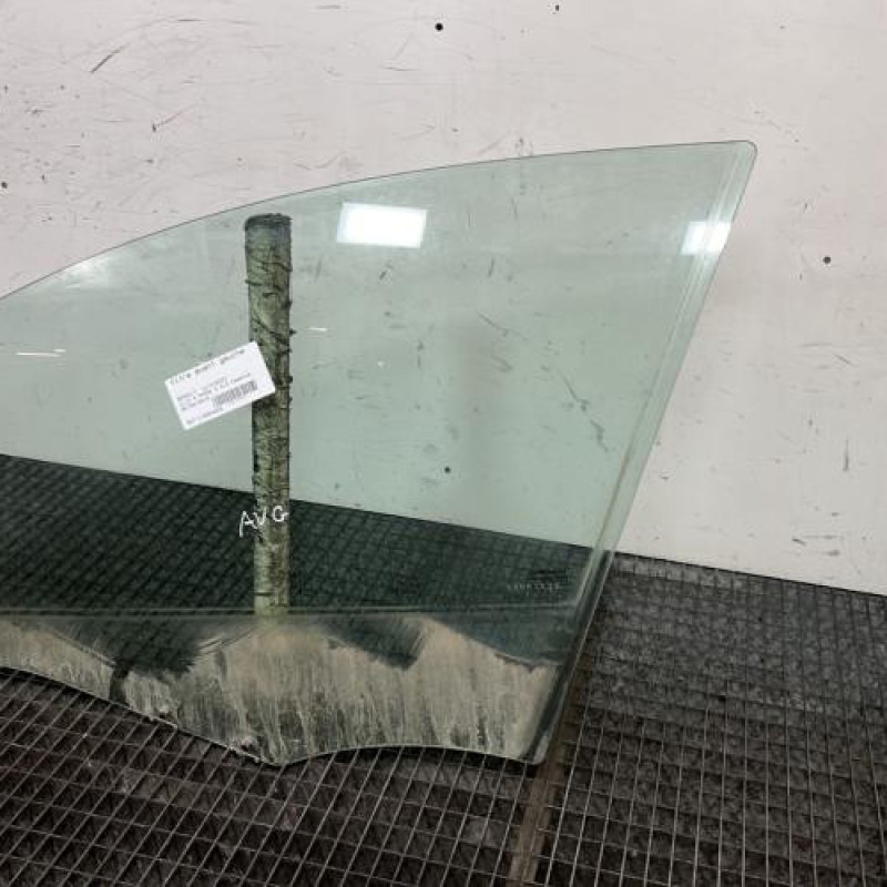 Vitre avant gauche RENAULT CLIO 4 Photo n°3