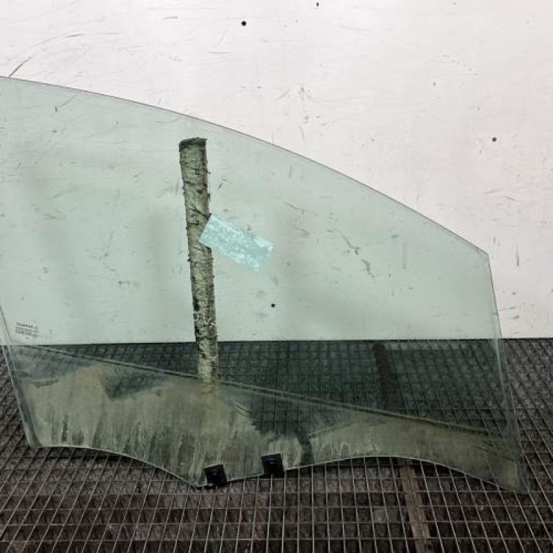 Vitre avant gauche RENAULT CLIO 4 Photo n°4