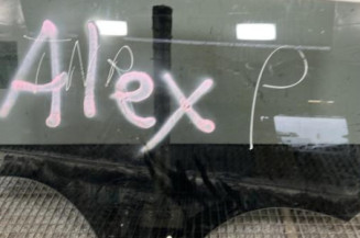 Vitre arriere droit PEUGEOT 5008 2 Photo n°1