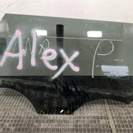 Vitre arriere droit PEUGEOT 5008 2 Photo n°1