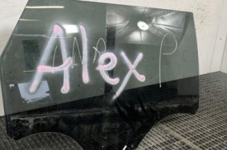 Vitre arriere droit PEUGEOT 5008 2