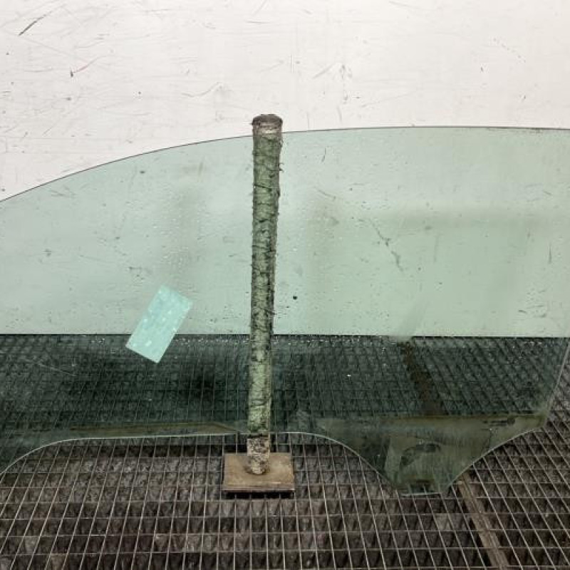 Vitre avant droit VOLKSWAGEN POLO 5 Photo n°4