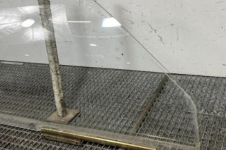 Vitre avant droit PEUGEOT 205