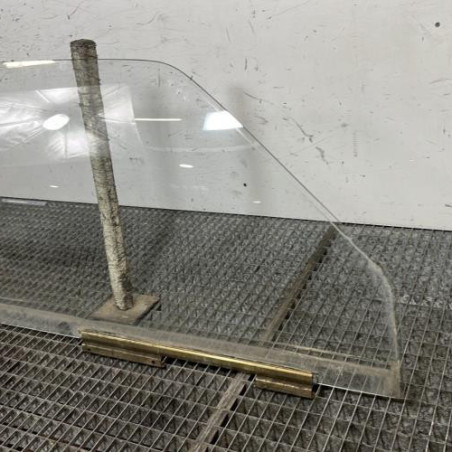 Vitre avant droit PEUGEOT 205