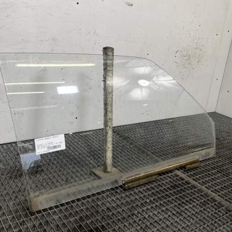 Vitre avant droit PEUGEOT 205 Photo n°3