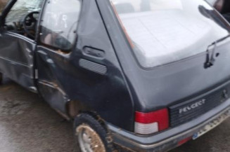 Vitre avant droit PEUGEOT 205