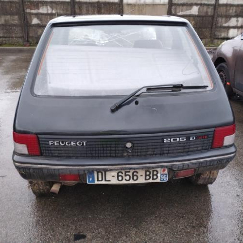 Vitre avant droit PEUGEOT 205 Photo n°9