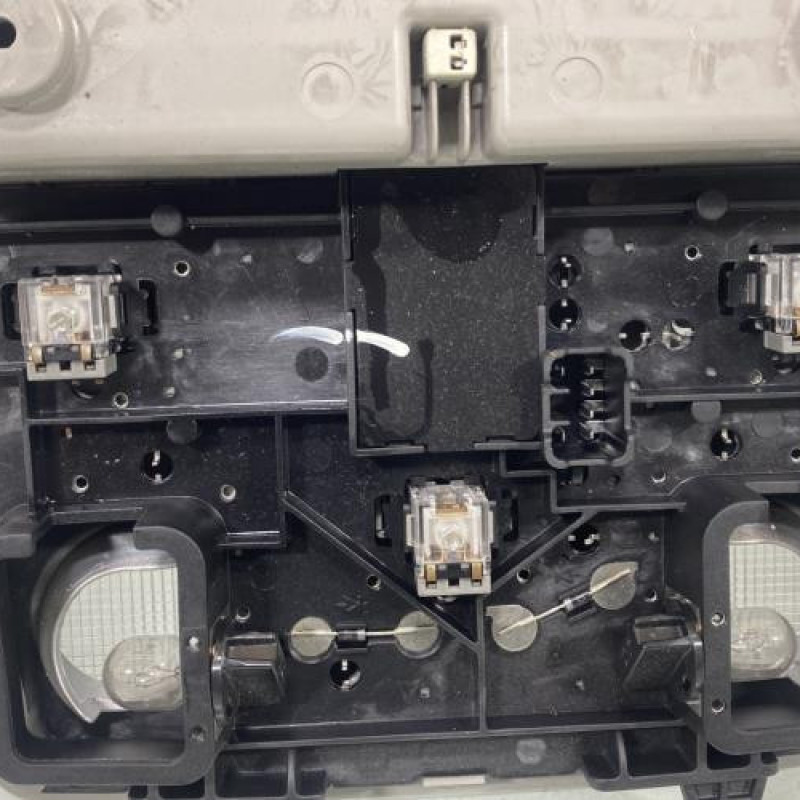 Eclairage de plafonnier KIA SPORTAGE 3 Photo n°2