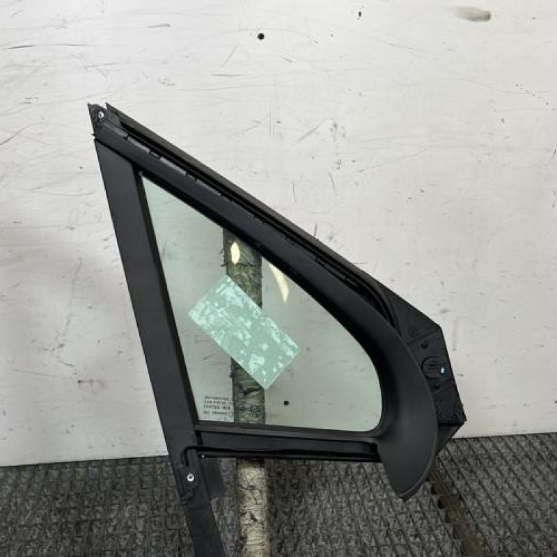 Custode avant gauche (porte) PEUGEOT 208 1 Photo n°4