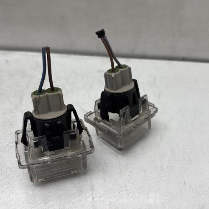 Eclairage de plaque MERCEDES CLASSE C 204 Photo n°2