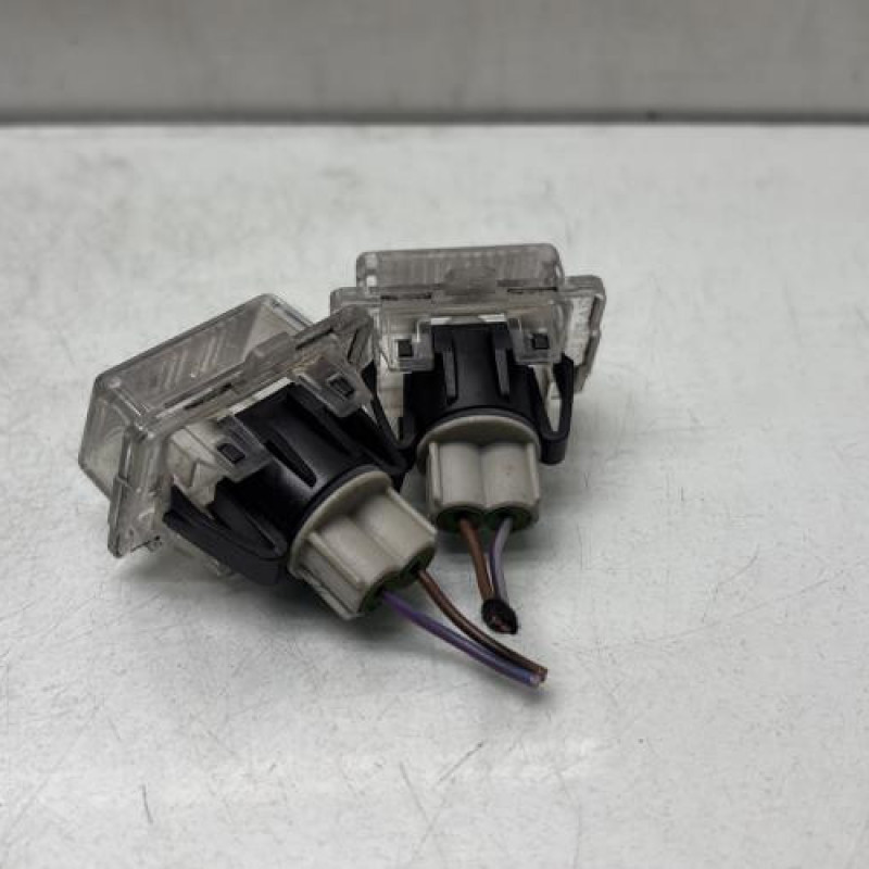 Eclairage de plaque MERCEDES CLASSE C 204 Photo n°3