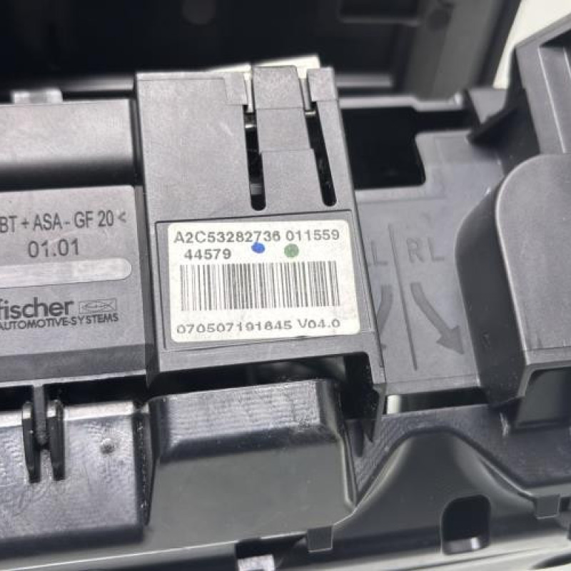 Ecran GPS MERCEDES CLASSE C 204 Photo n°3