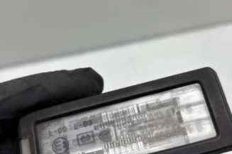 Eclairage de plaque RENAULT CAPTUR 1