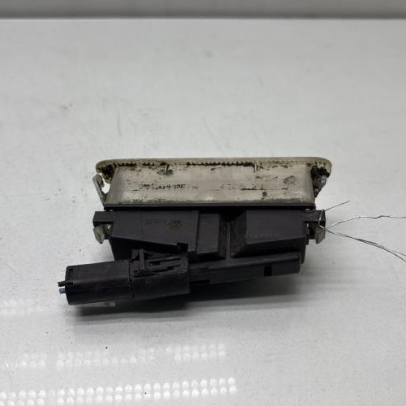 Eclairage de plaque RENAULT CLIO 2 Photo n°3