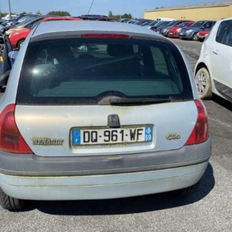 Eclairage de plaque RENAULT CLIO 2 Photo n°16