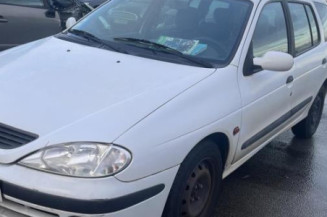 Compresseur clim RENAULT MEGANE 1 Photo n°1