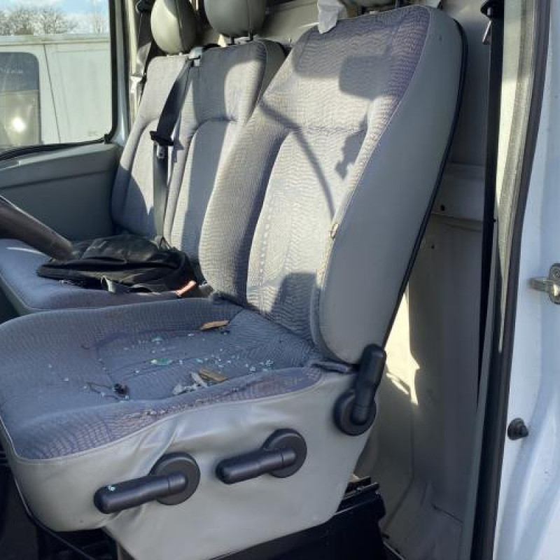 Compresseur clim RENAULT MASTER 2 Photo n°11