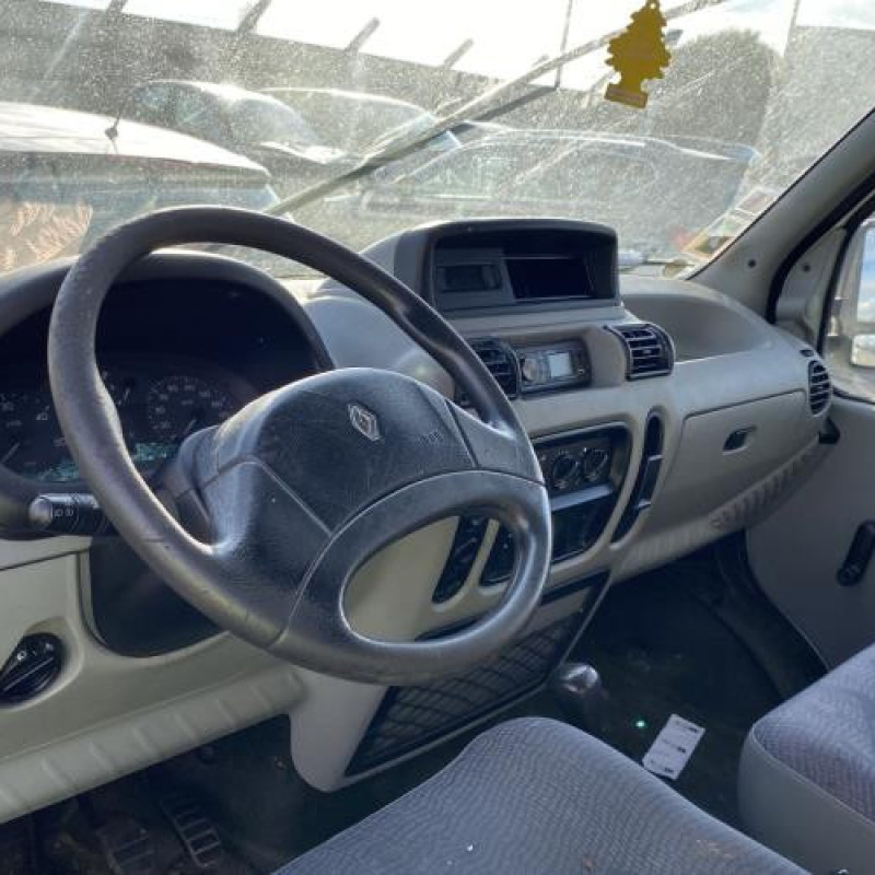 Compresseur clim RENAULT MASTER 2 Photo n°12