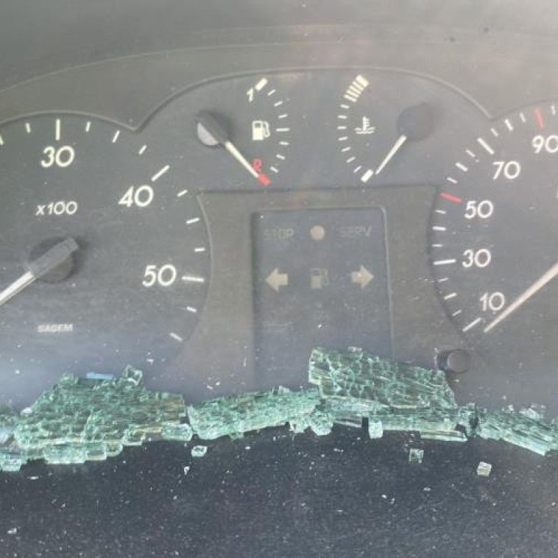 Compresseur clim RENAULT MASTER 2 Photo n°16