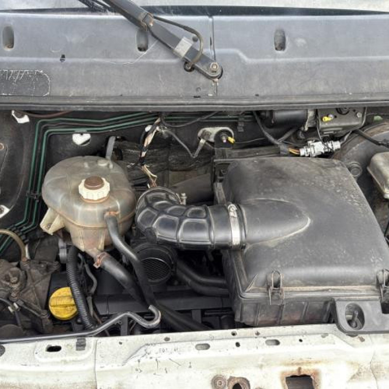 Compresseur clim RENAULT MASTER 2 Photo n°11