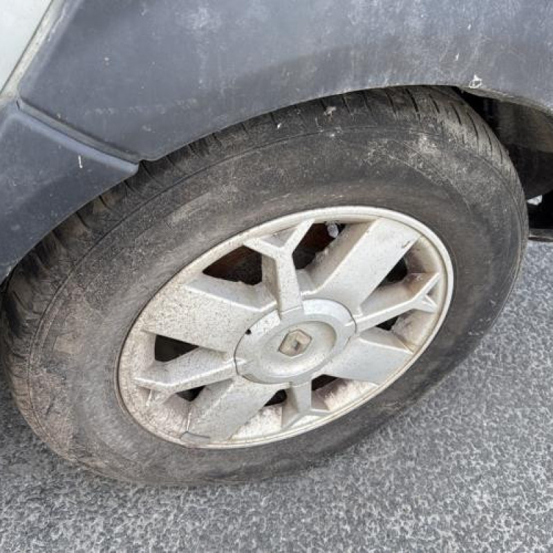 Compresseur clim RENAULT SCENIC 1 Photo n°7