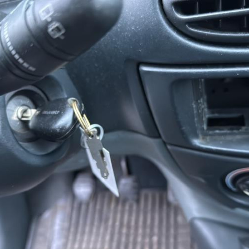 Compresseur clim RENAULT SCENIC 1 Photo n°18