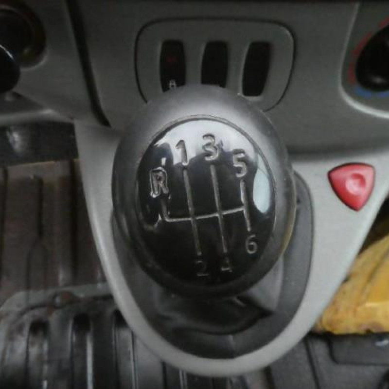 Compresseur clim RENAULT TRAFIC 2 Photo n°2