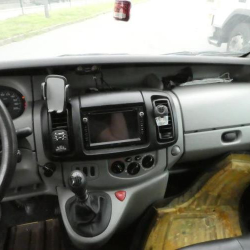 Compresseur clim RENAULT TRAFIC 2 Photo n°6