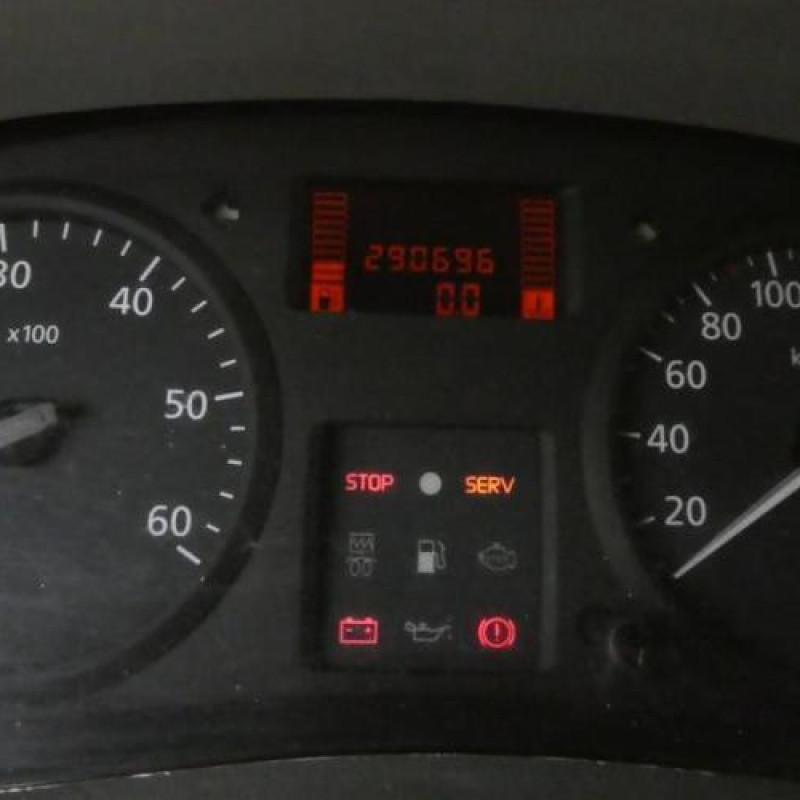 Compresseur clim RENAULT TRAFIC 2 Photo n°7