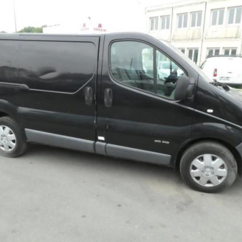 Compresseur clim RENAULT TRAFIC 2 Photo n°8