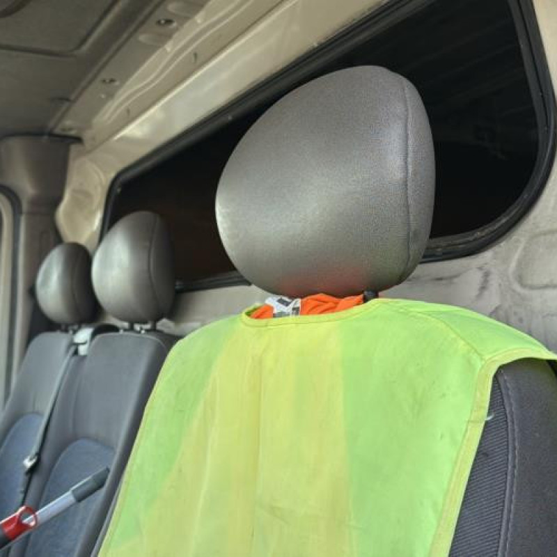 Compresseur clim RENAULT MASTER 2 Photo n°10