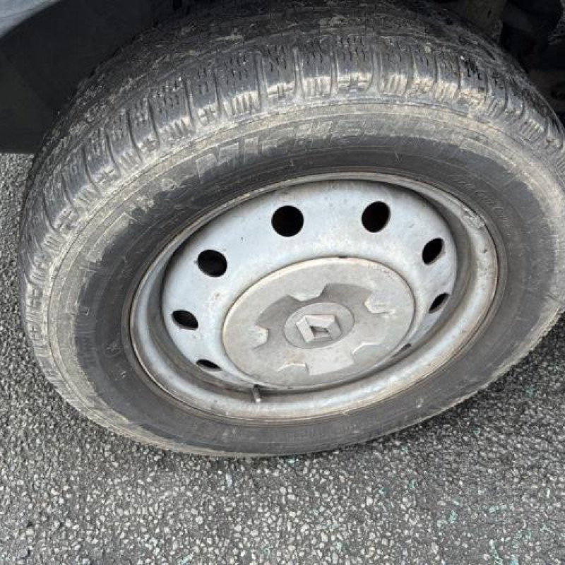 Compresseur clim RENAULT MASTER 2 Photo n°7