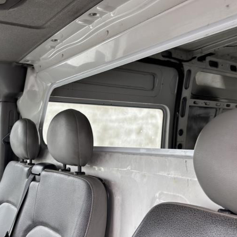 Compresseur clim RENAULT MASTER 2 Photo n°11