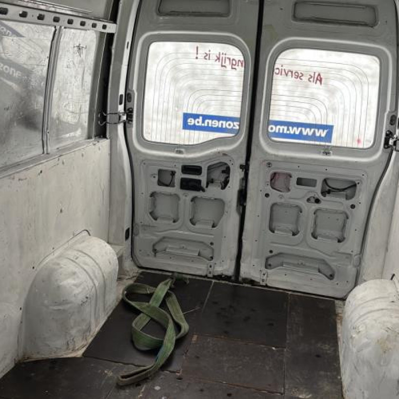 Compresseur clim RENAULT MASTER 2 Photo n°12