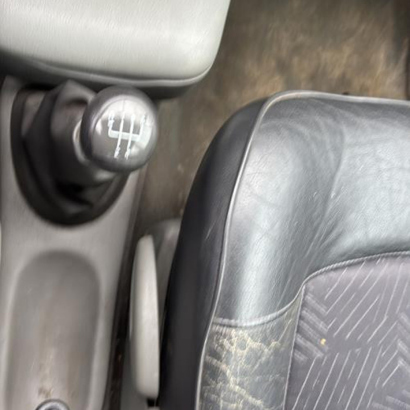 Compresseur clim RENAULT SCENIC 1 Photo n°19