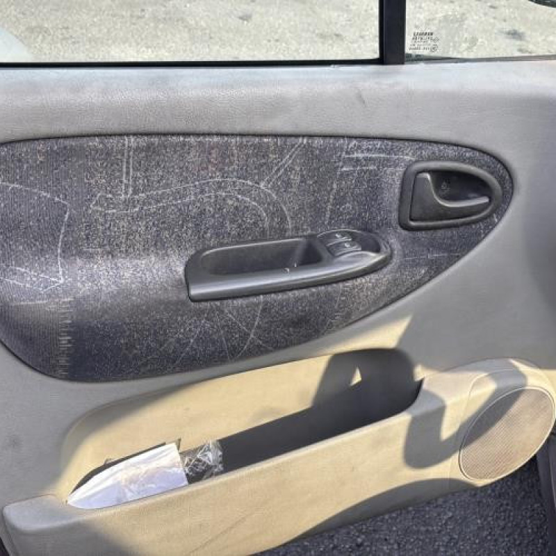 Compresseur clim RENAULT SCENIC 1 Photo n°9