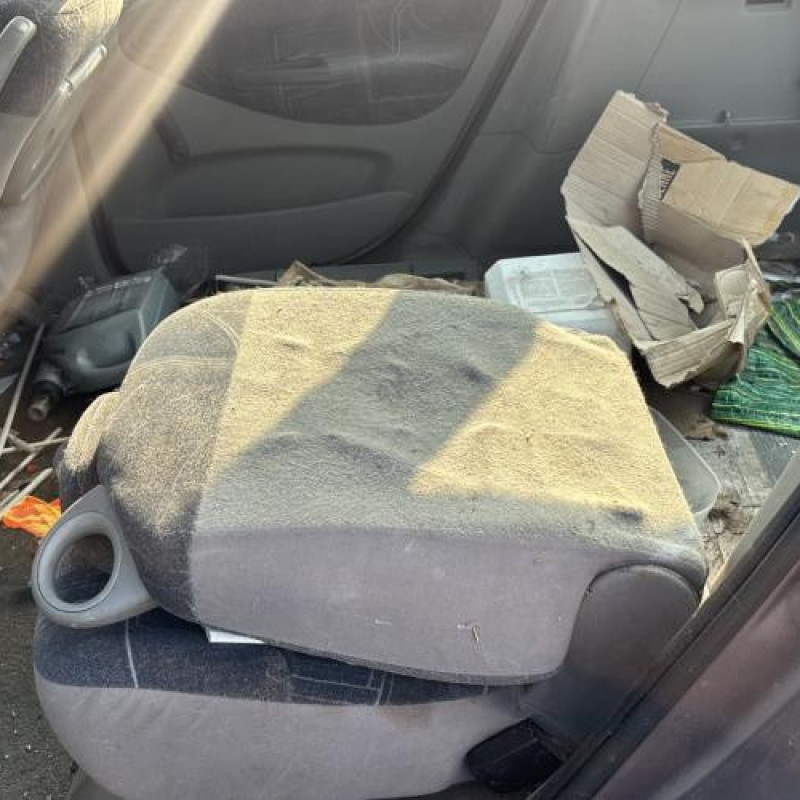 Compresseur clim RENAULT SCENIC 1 Photo n°13