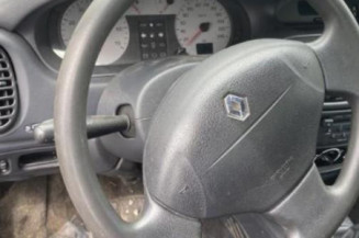 Compresseur clim RENAULT MEGANE 1 Photo n°1