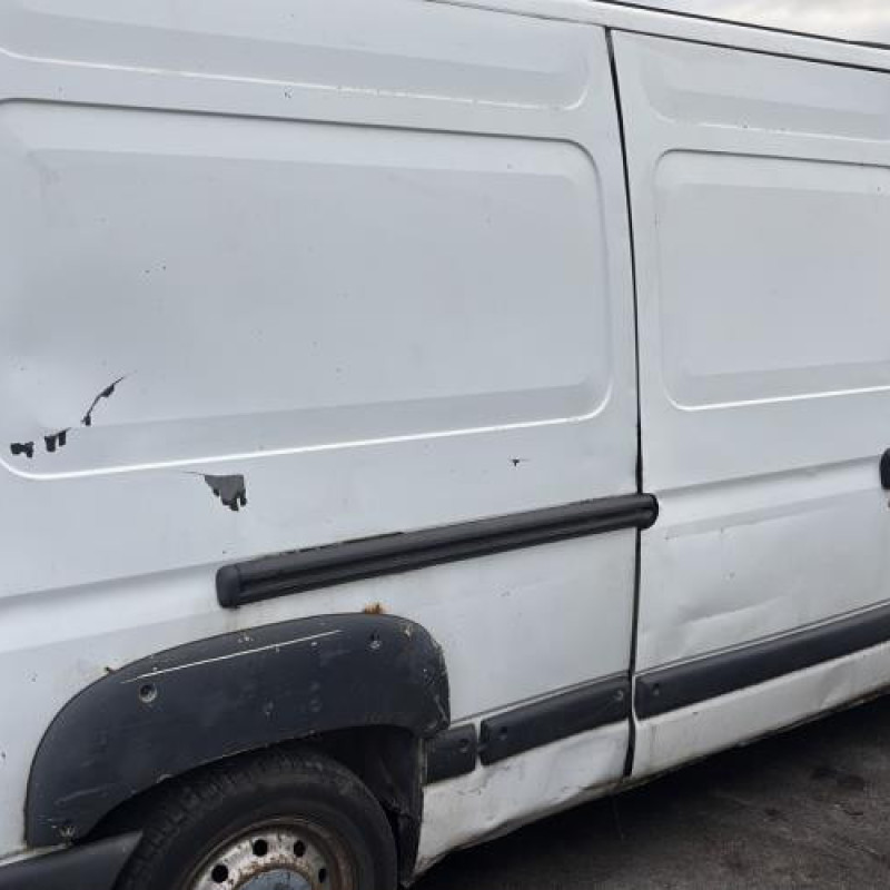 Compresseur clim RENAULT MASTER 2 Photo n°7