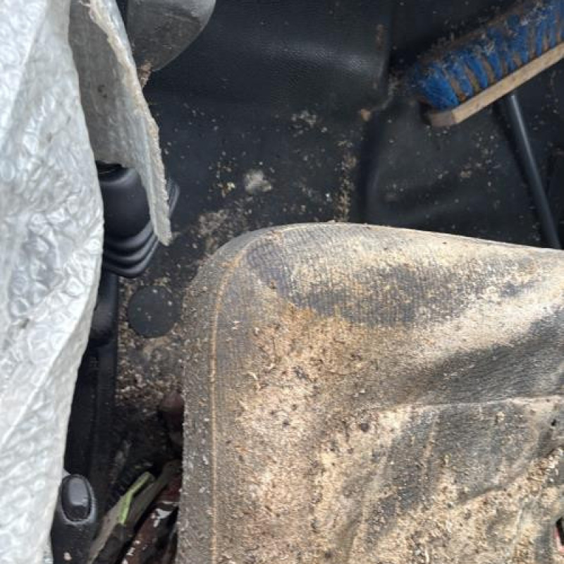 Compresseur clim RENAULT MASTER 2 Photo n°13