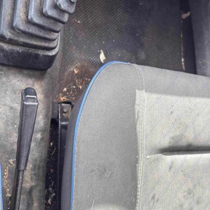 Antenne RENAULT EXPRESS Photo n°12