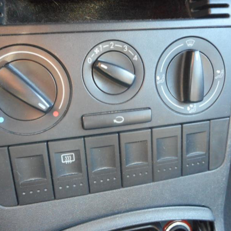 Capot VOLKSWAGEN POLO 3 Photo n°8