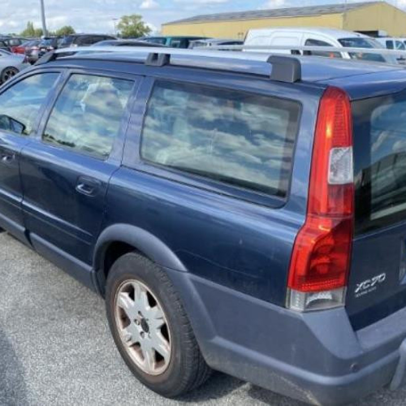 Aile avant droit VOLVO XC 70 1 CROSS COUNTRY Photo n°11