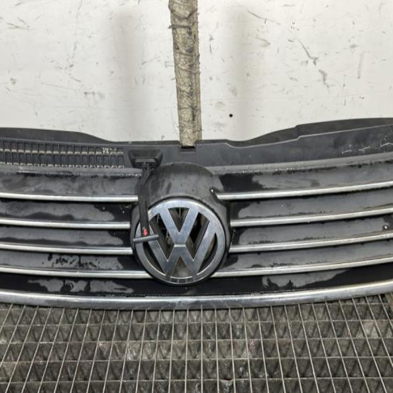 Calandre VOLKSWAGEN PASSAT 4 Photo n°1