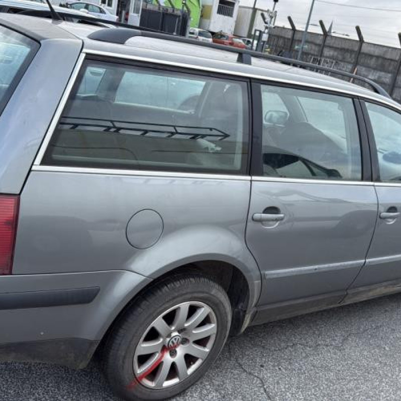 Calandre VOLKSWAGEN PASSAT 4 Photo n°11