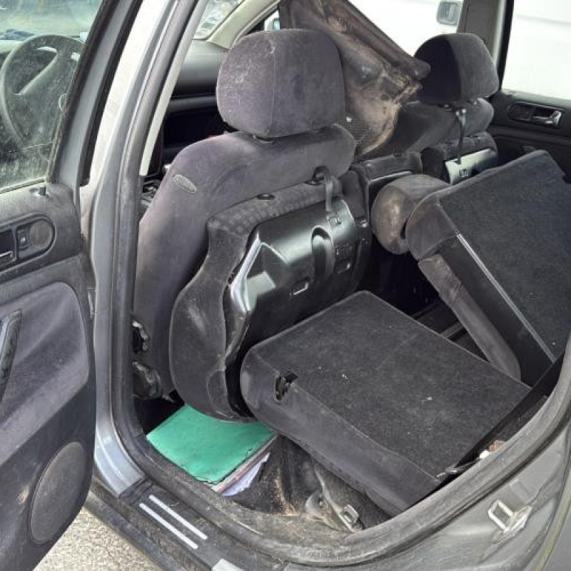 Calandre VOLKSWAGEN PASSAT 4 Photo n°17