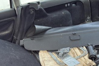 Calandre VOLKSWAGEN PASSAT 4